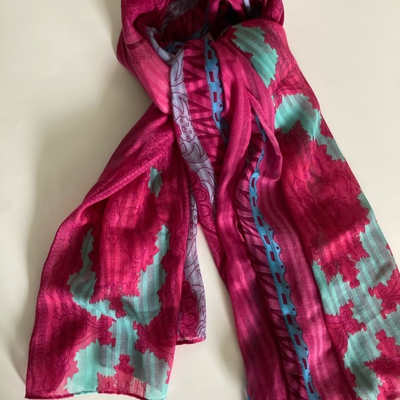 🛍 Vibrant Butterfly Print Long Scarf, Cerise Pink/Multicolored - Picture 2 of 3